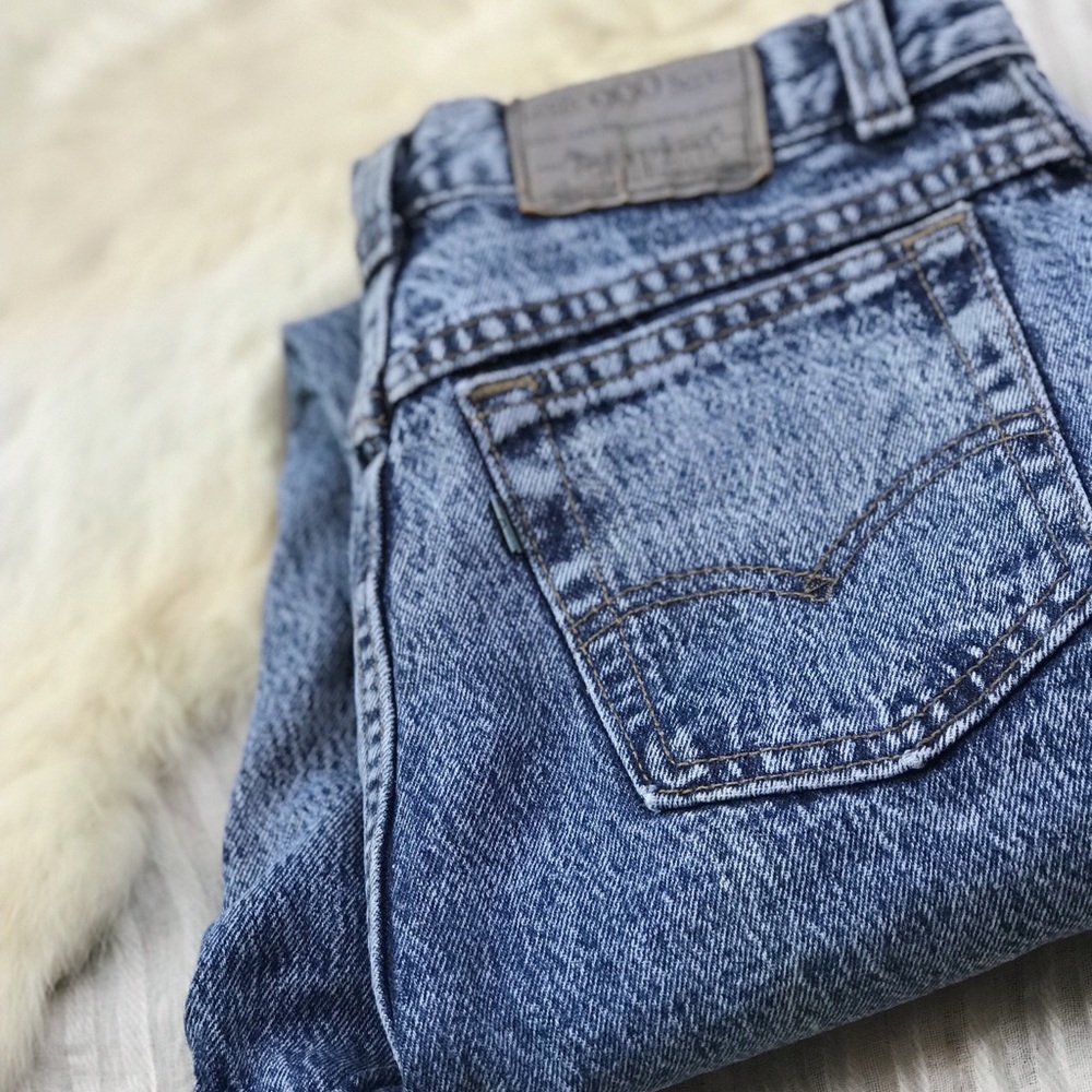 Vintage Levi’s 900 Series Acid Wash Jeans A58